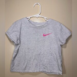 Nike girls top, size 6
(INV#A14)
